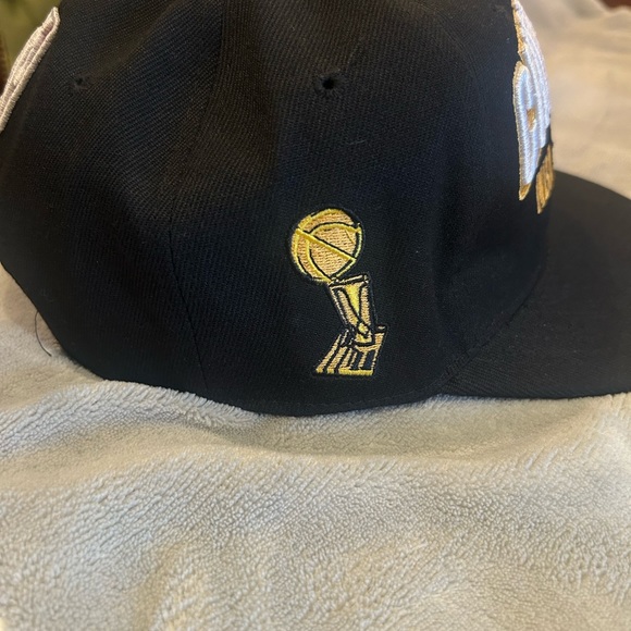 Black NBA finals 2019 world champions Toronto Raptors New Era, 950 SnapBack Cap - Picture 4 of 7